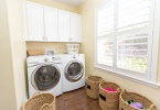 laundry room 1.jpg