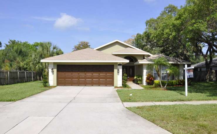 Move-in Ready Tarpon Springs Home